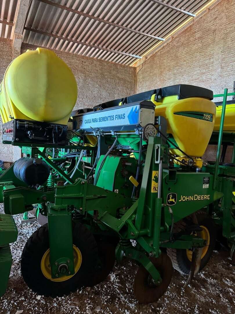 PLANTADEIRA JOHN DEERE PLANTADEIRAS 1109 ANO 2018 de Auto Máquinas Palotina no Paraná