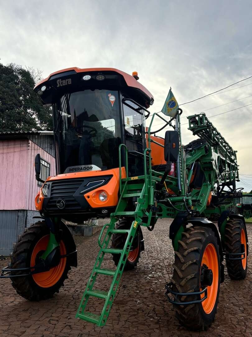 PULVERIZADOR STARA IMPERADOR 2000 ANO 2022 de Auto Máquinas Palotina no Paraná