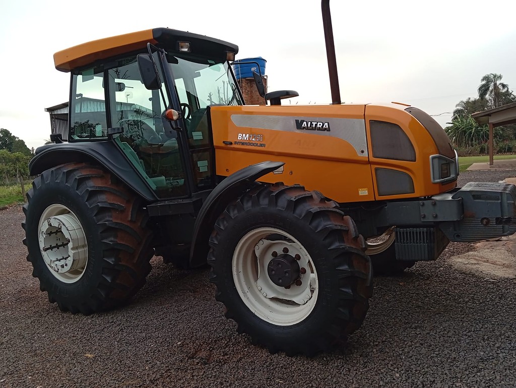 TRATOR VALTRA VALTRA BM 125 ANO 2014 de Auto Máquinas Palotina no Paraná
