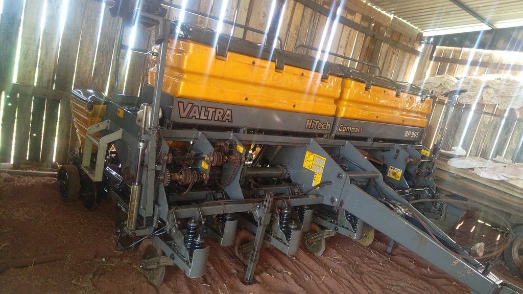 PLANTADEIRA VALTRA HITECH BP 905 ANO 2013 de Auto Máquinas Palotina no Paraná