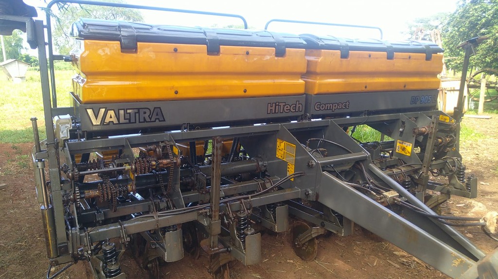 PLANTADEIRA VALTRA HITECH BP 905 ANO 2013 de Auto Máquinas Palotina no Paraná