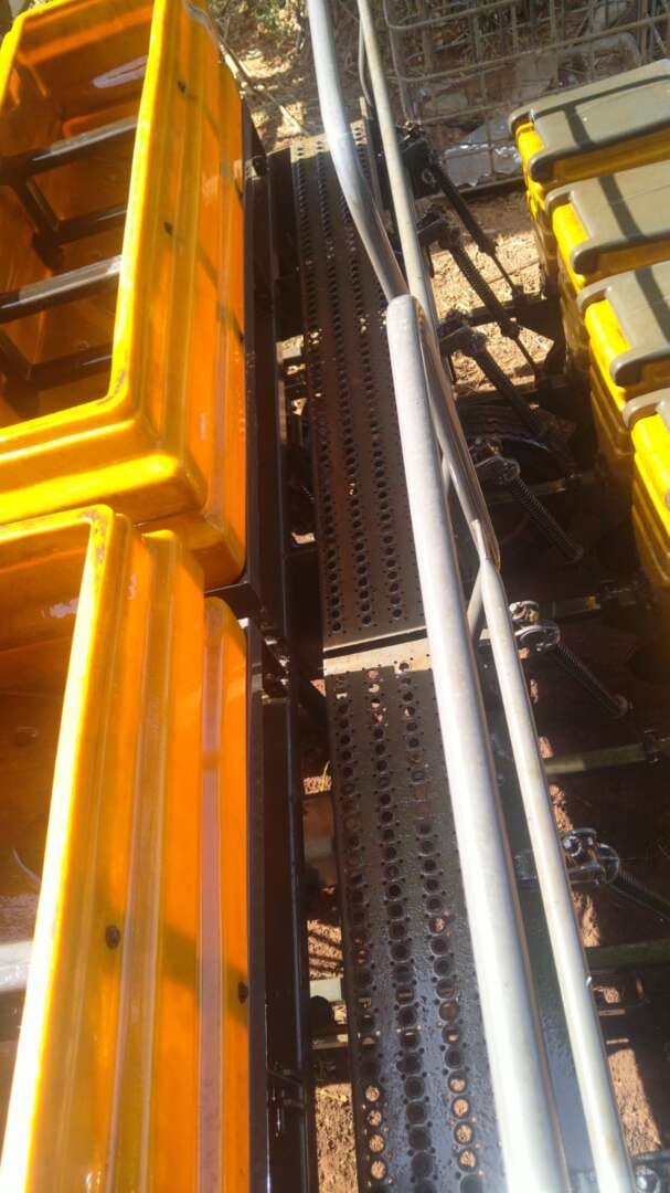 PLANTADEIRA VALTRA HITECH BP 905 ANO 2013 de Auto Máquinas Palotina no Paraná