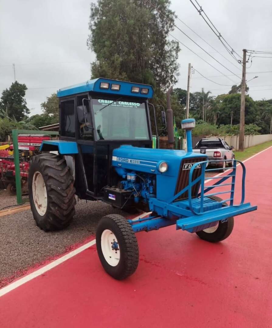 TRATOR FORD FORD 6600 ANO 1977 de Auto Máquinas Palotina no Paraná