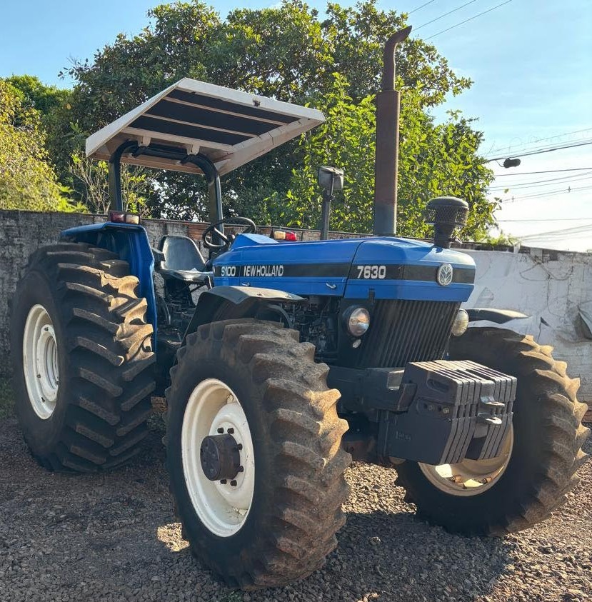 TRATOR NEW HOLLAND NEW 7630 ANO 2001 de Auto Máquinas Palotina no Paraná