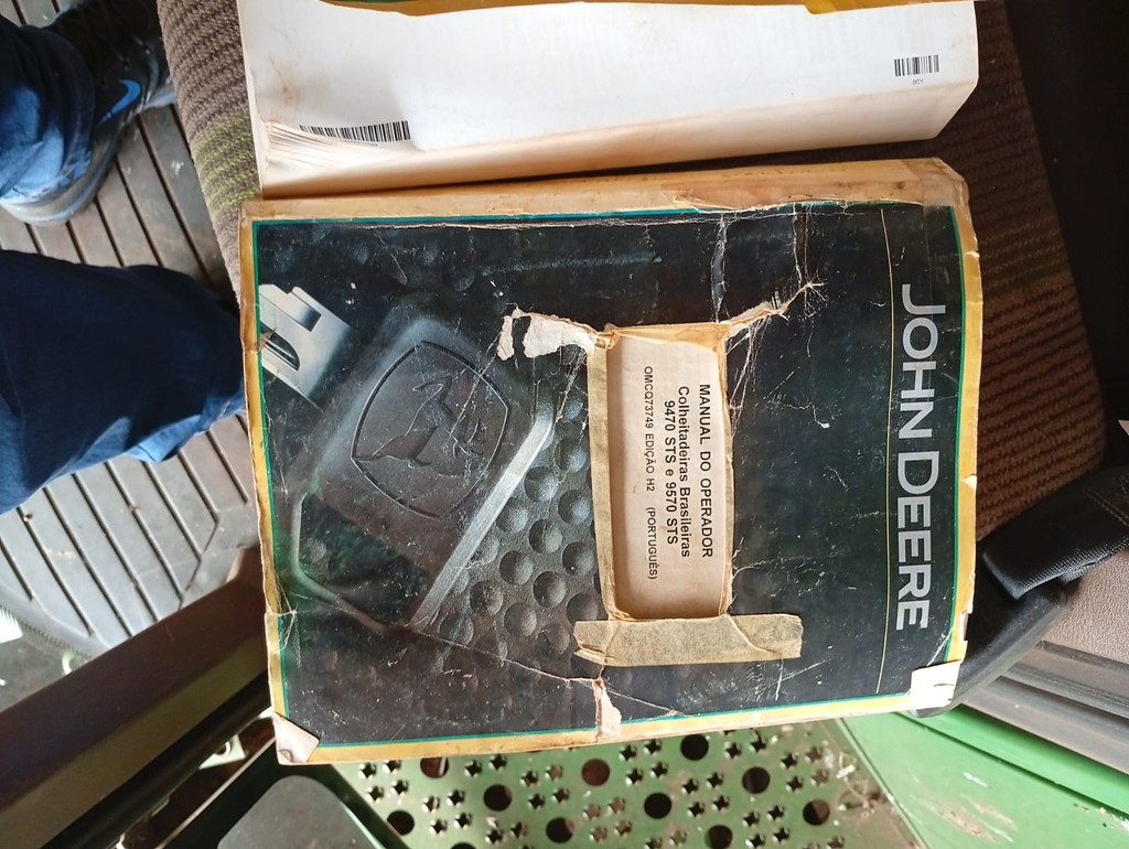 COLHEITADEIRA JONH DEERE JOHN DEERE 9570 STS ANO 2013 de Auto Máquinas Palotina no Paraná