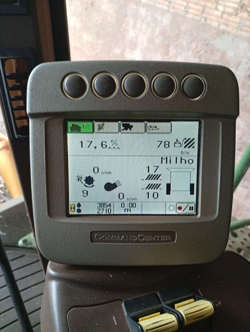 COLHEITADEIRA JONH DEERE JOHN DEERE 9570 STS ANO 2013 de Auto Máquinas Palotina no Paraná