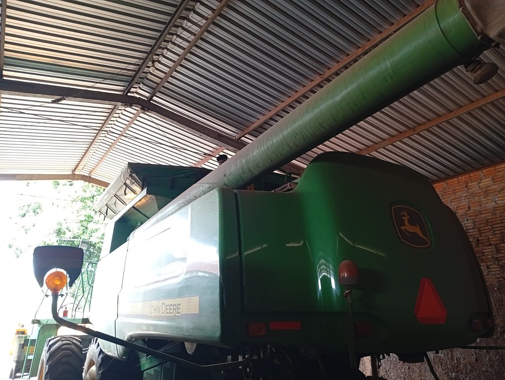 COLHEITADEIRA JONH DEERE JOHN DEERE 9570 STS ANO 2013 de Auto Máquinas Palotina no Paraná