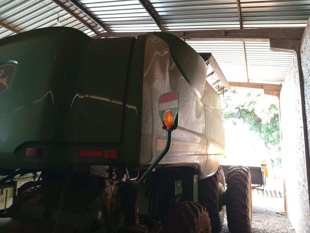 COLHEITADEIRA JONH DEERE JOHN DEERE 9570 STS ANO 2013 de Auto Máquinas Palotina no Paraná