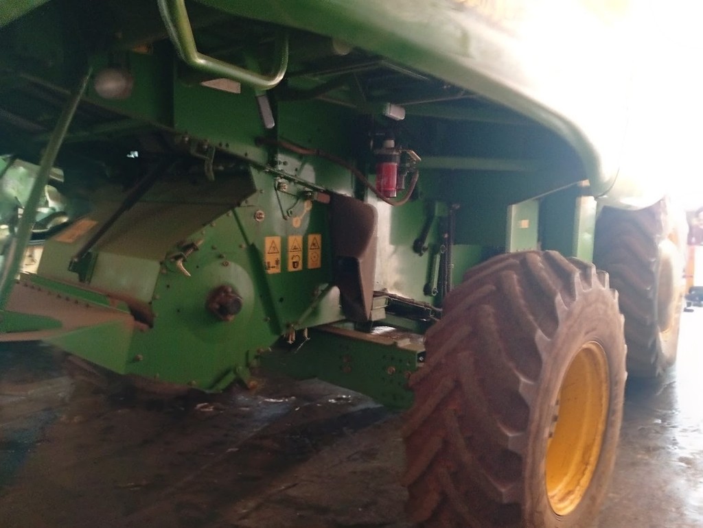 COLHEITADEIRA JONH DEERE JOHN DEERE 9570 STS ANO 2013 de Auto Máquinas Palotina no Paraná