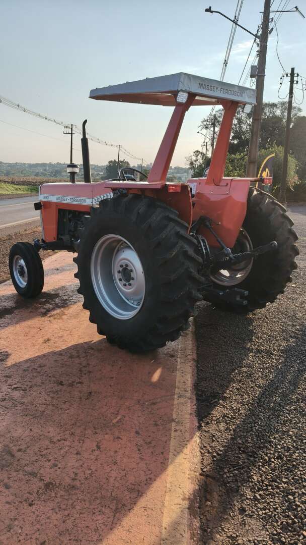 TRATOR MASSEY FERGUSON MF 290 ANO 1987 de Auto Máquinas Palotina no Paraná