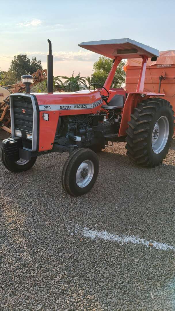 TRATOR MASSEY FERGUSON MF 290 ANO 1987 de Auto Máquinas Palotina no Paraná