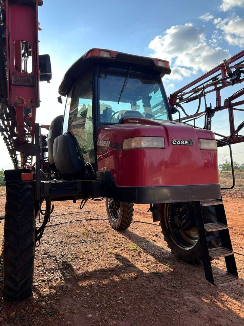 PULVERIZADOR CASE PATRIOT 350 ANO 2012 de Auto Máquinas Palotina no Paraná