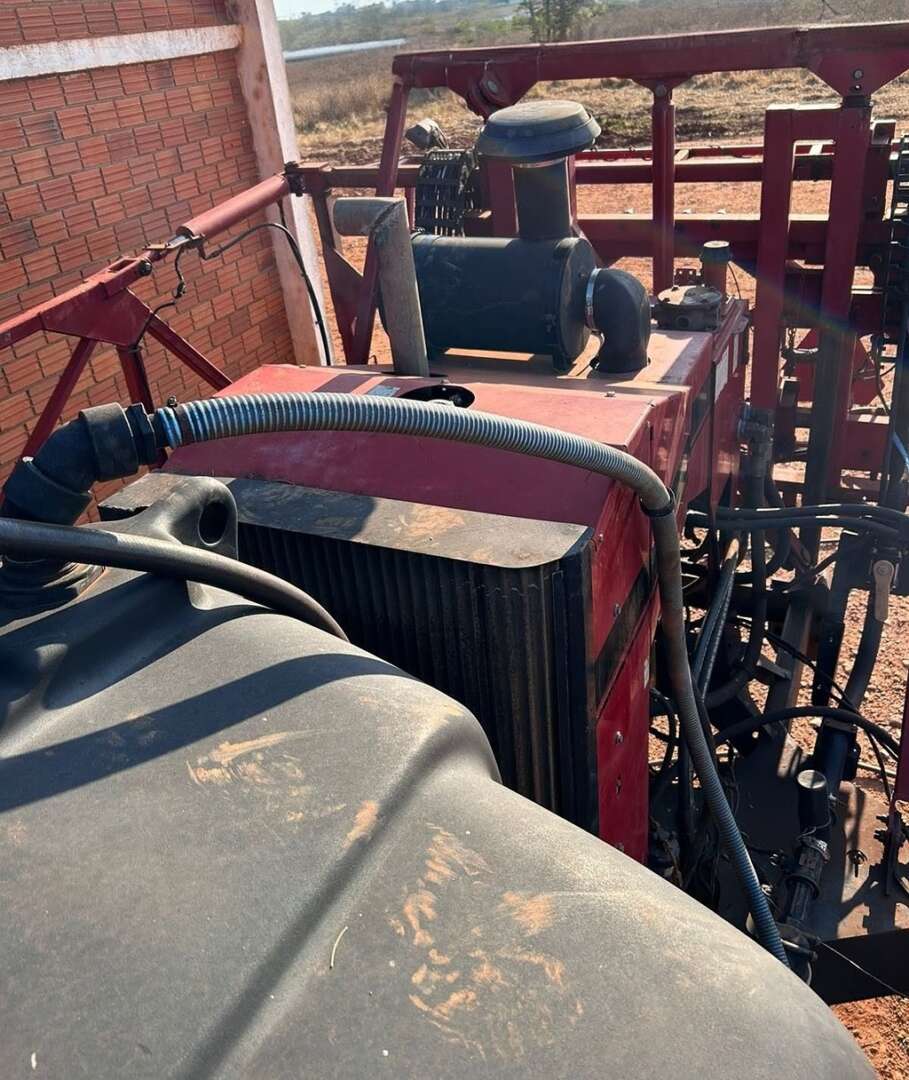 PULVERIZADOR CASE PATRIOT 350 ANO 2012 de Auto Máquinas Palotina no Paraná