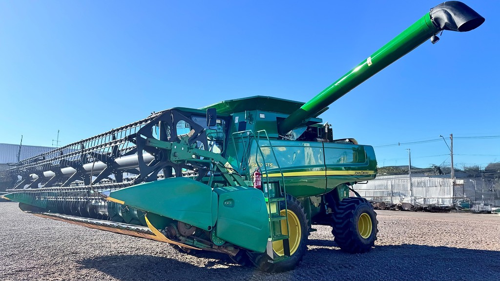 COLHEITADEIRA JONH DEERE JOHN DEERE 9470 STS ANO 2013 de Auto Máquinas Palotina no Paraná