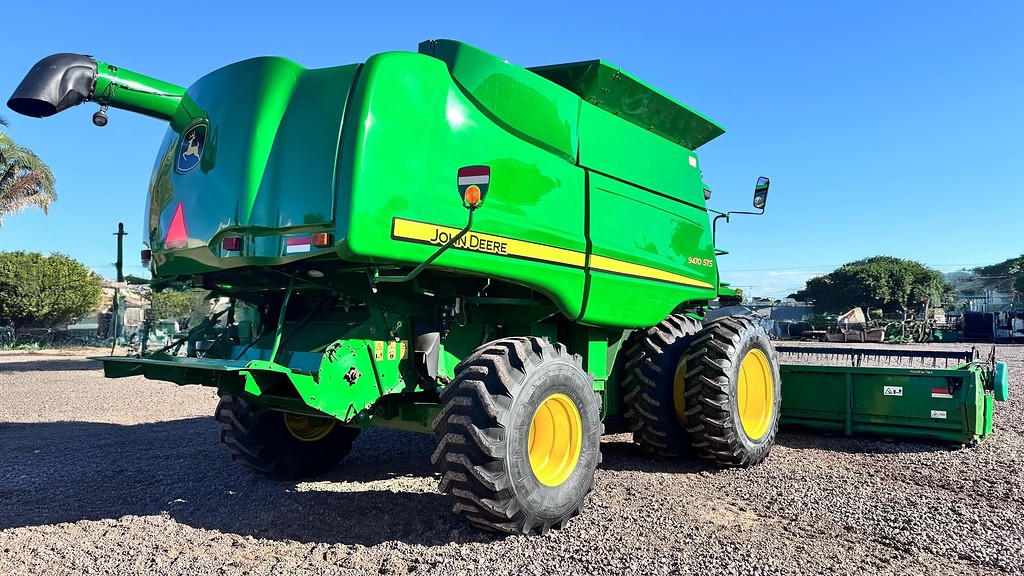 COLHEITADEIRA JONH DEERE JOHN DEERE 9470 STS ANO 2013 de Auto Máquinas Palotina no Paraná