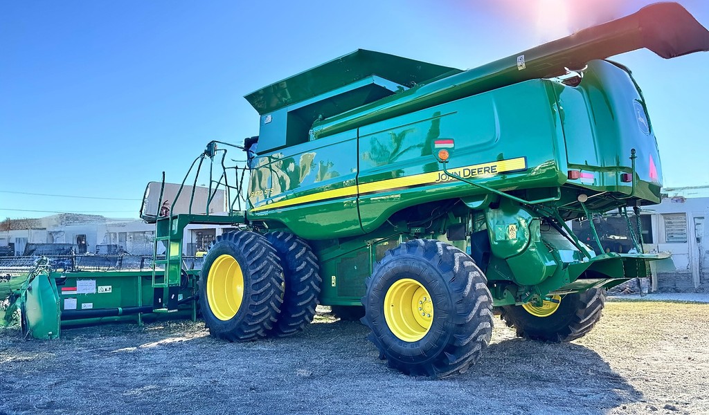 COLHEITADEIRA JONH DEERE JOHN DEERE 9470 STS ANO 2013 de Auto Máquinas Palotina no Paraná