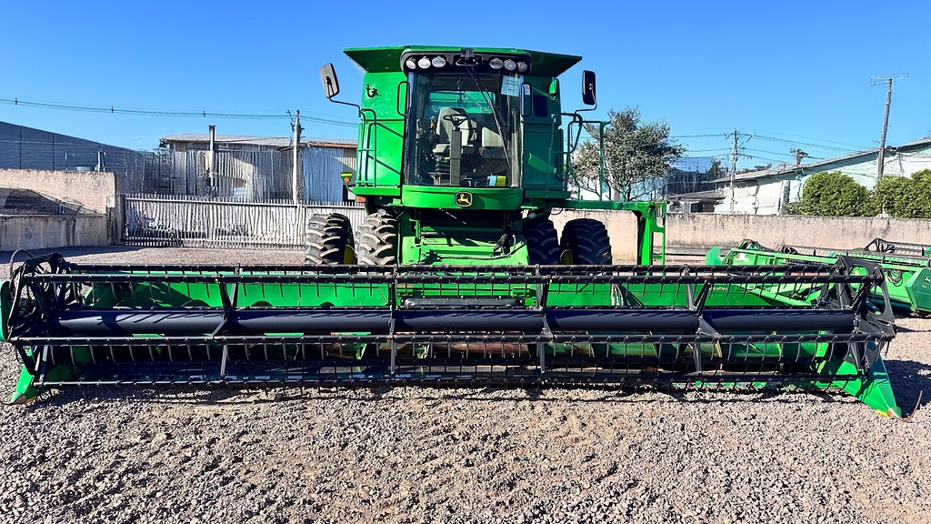 COLHEITADEIRA JONH DEERE JOHN DEERE 9470 STS ANO 2013 de Auto Máquinas Palotina no Paraná