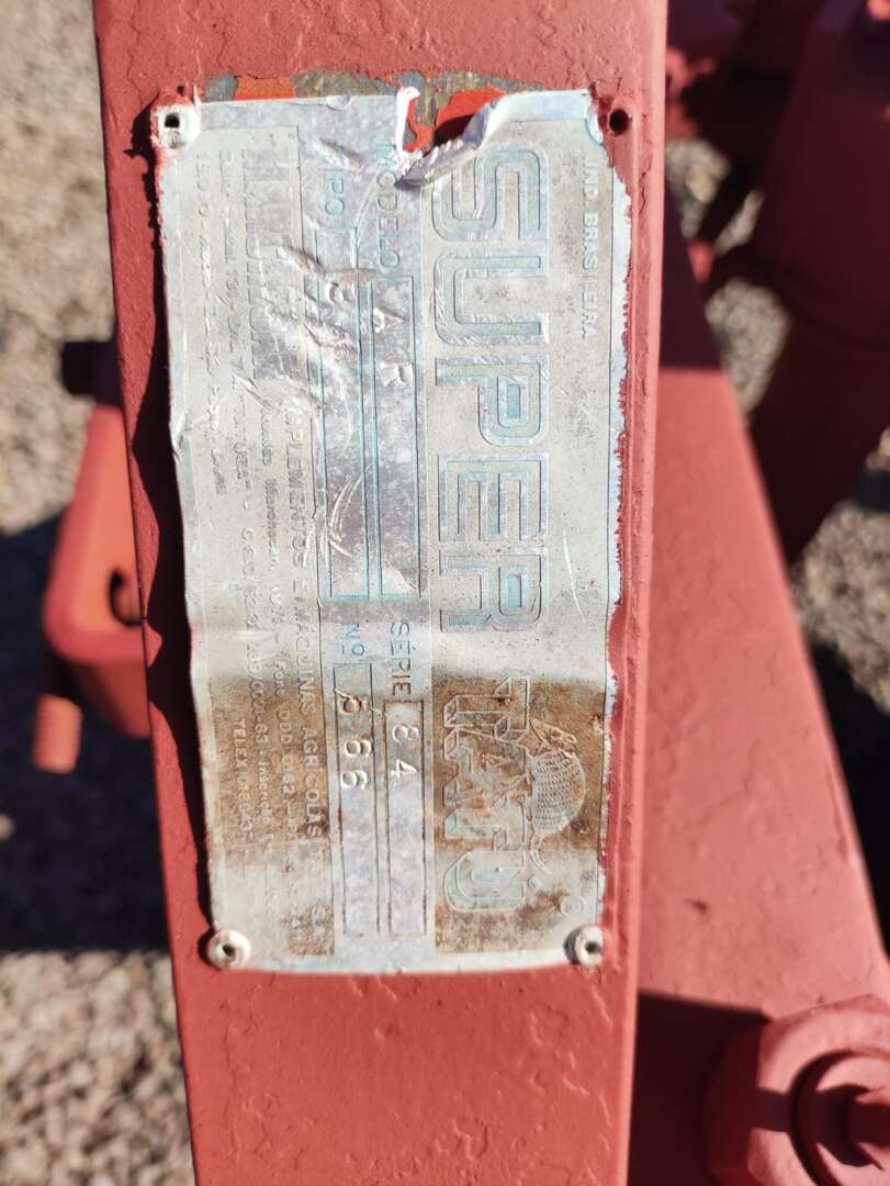 IMPLEMENTOS AGRICOLAS ARADO 3 DISCOS REVERSÍVEL ANO 1984 de Auto Máquinas Palotina no Paraná