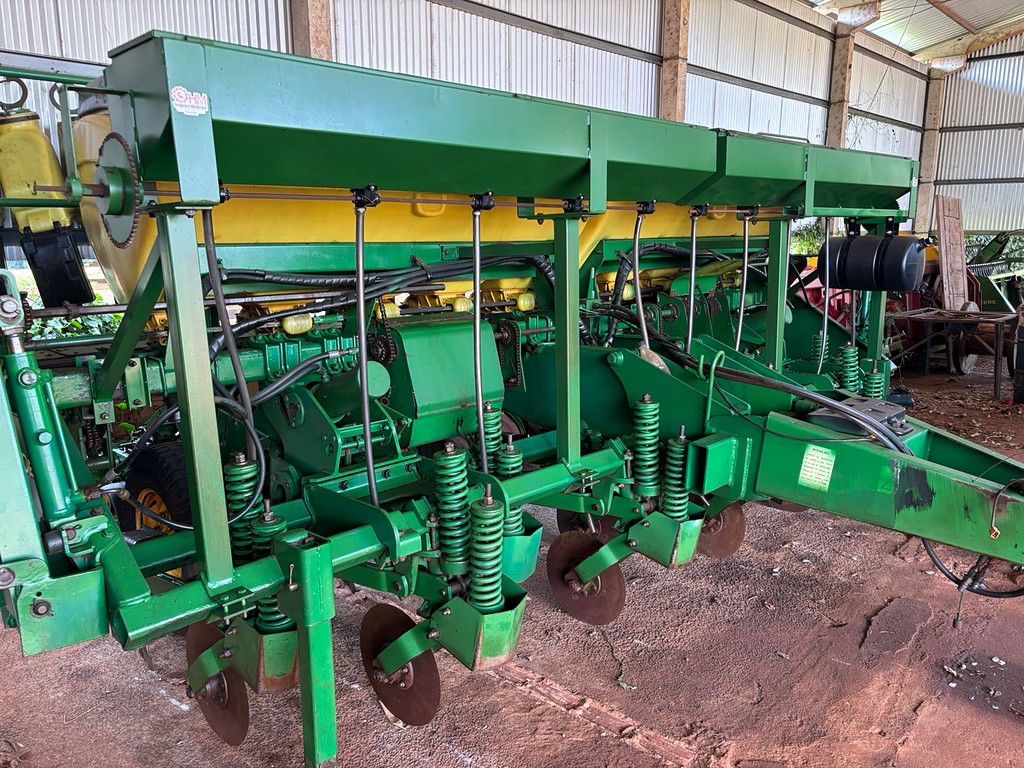 PLANTADEIRA JOHN DEERE PLANTADEIRAS 1109 ANO 2009 de Auto Máquinas Palotina no Paraná