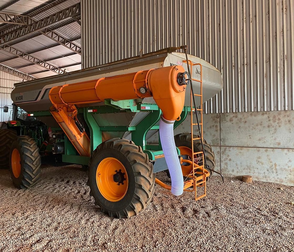 IMPLEMENTOS AGRICOLAS CARRETA BAZUKA GRANELEIRA 17000 ANO 2019 de Auto Máquinas Palotina no Paraná