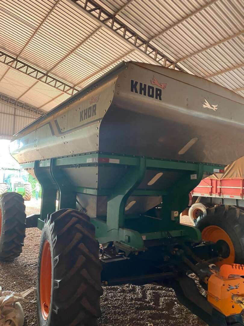 IMPLEMENTOS AGRICOLAS CARRETA BAZUKA GRANELEIRA 17000 ANO 2019 de Auto Máquinas Palotina no Paraná