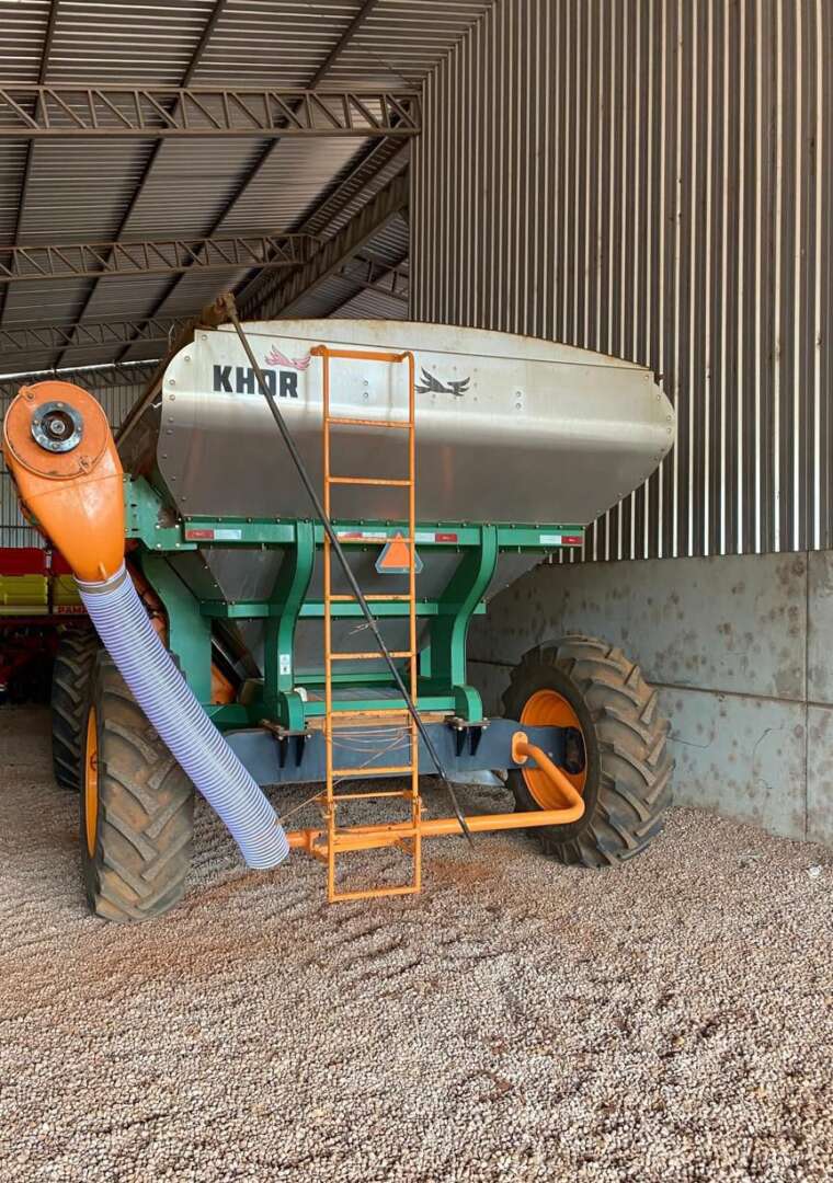 IMPLEMENTOS AGRICOLAS CARRETA BAZUKA GRANELEIRA 17000 ANO 2019 de Auto Máquinas Palotina no Paraná