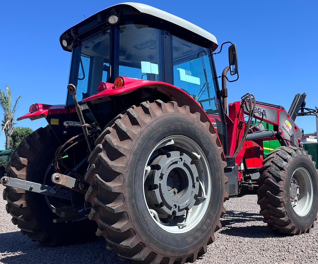 TRATOR MASSEY FERGUSON MF 4292 ANO 2015 de Auto Máquinas Palotina no Paraná