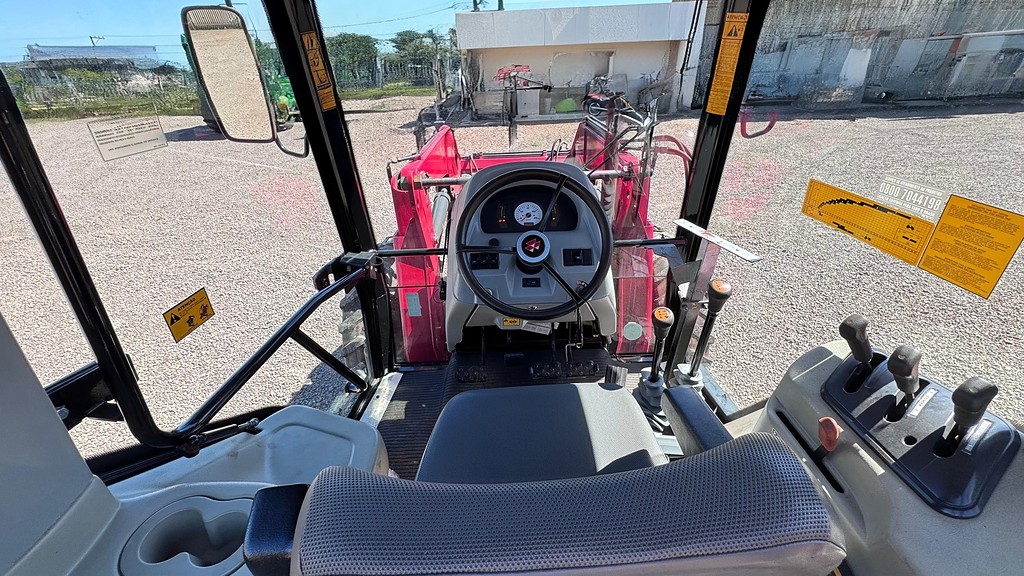 TRATOR MASSEY FERGUSON MF 4292 ANO 2015 de Auto Máquinas Palotina no Paraná