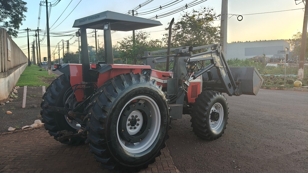 TRATOR MASSEY FERGUSON MF 292 ANO 1998 de Auto Máquinas Palotina no Paraná
