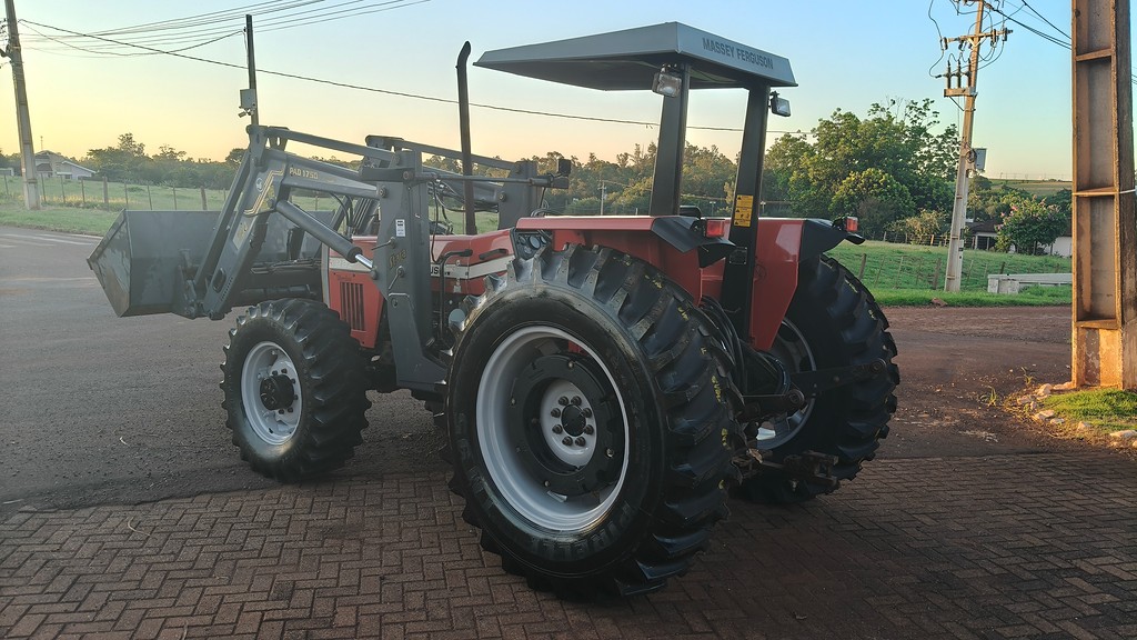 TRATOR MASSEY FERGUSON MF 292 ANO 1998 de Auto Máquinas Palotina no Paraná