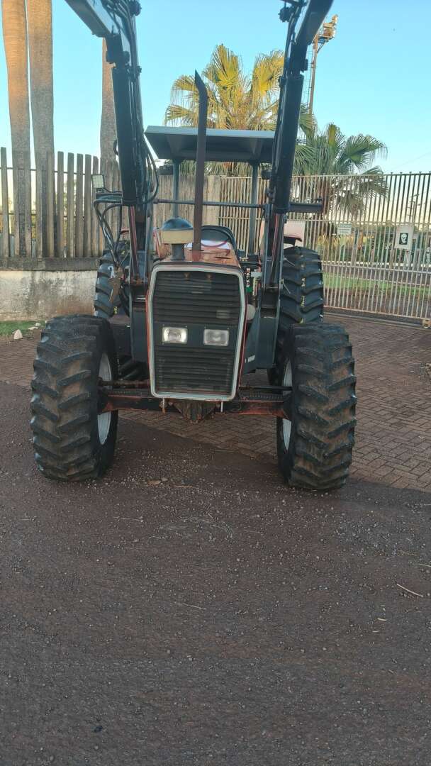 TRATOR MASSEY FERGUSON MF 292 ANO 1998 de Auto Máquinas Palotina no Paraná
