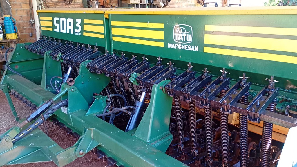 SEMEADEIRA TATU SDA3 ANO 2001 de Auto Máquinas Palotina no Paraná