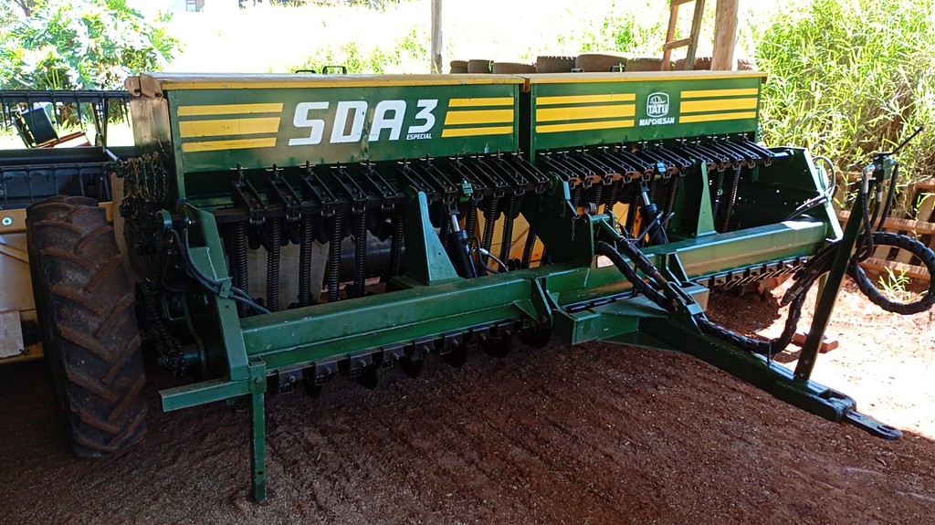 SEMEADEIRA TATU SDA3 ANO 2001 de Auto Máquinas Palotina no Paraná
