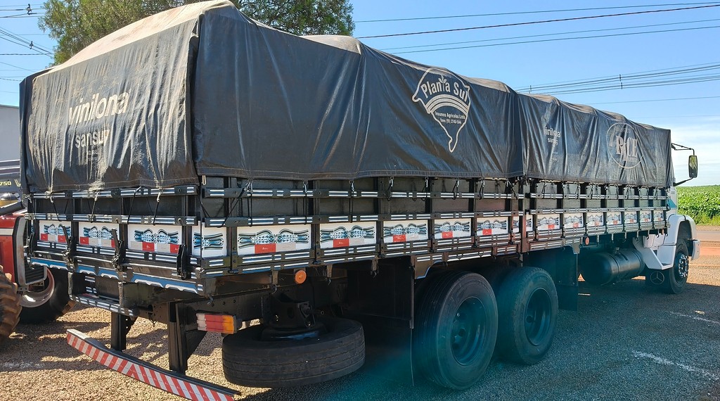 Caminhão MERCEDES BENZ MB 1618 Carroceria ANO 1994 de Auto Máquinas Palotina no Paraná