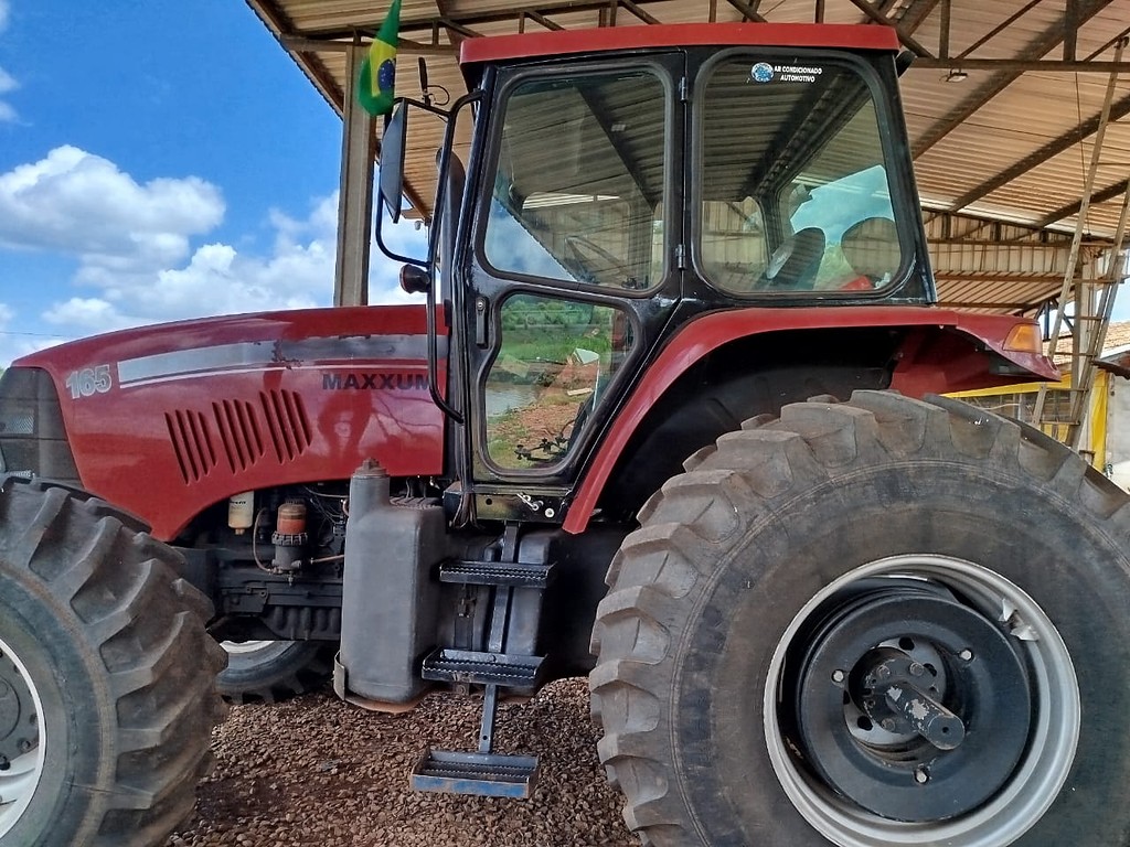 TRATOR CASE MAXXUM 165 ANO 2011 de Auto Máquinas Palotina no Paraná