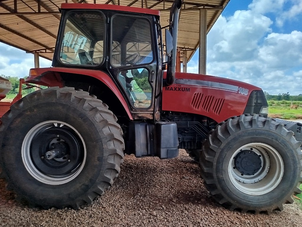 TRATOR CASE MAXXUM 165 ANO 2011 de Auto Máquinas Palotina no Paraná