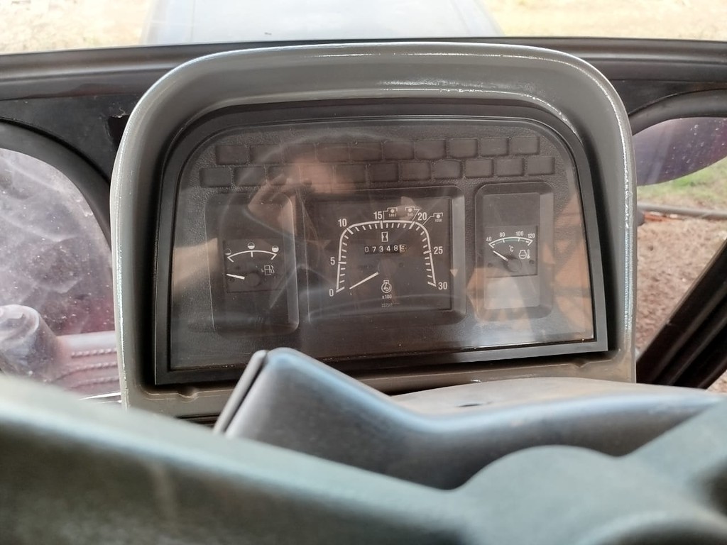 TRATOR CASE MAXXUM 165 ANO 2011 de Auto Máquinas Palotina no Paraná