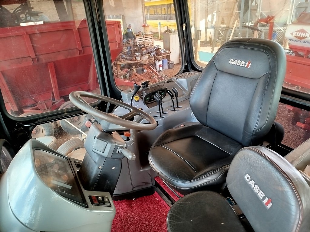 TRATOR CASE MAXXUM 165 ANO 2011 de Auto Máquinas Palotina no Paraná