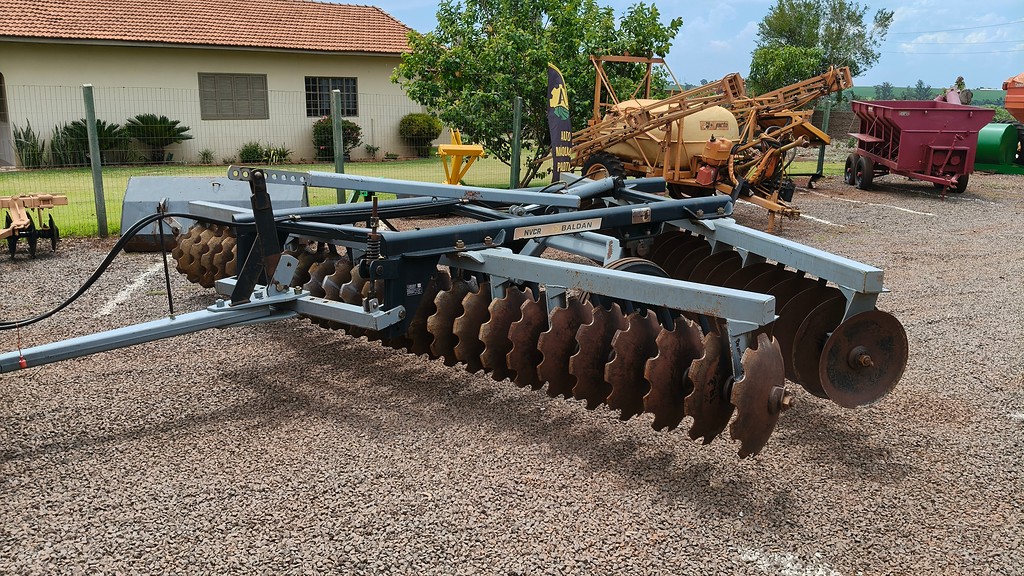 IMPLEMENTOS AGRICOLAS GRADE NIVELADORA NIVELADORA 52 DISCOS ANO 2019 de Auto Máquinas Palotina no Paraná