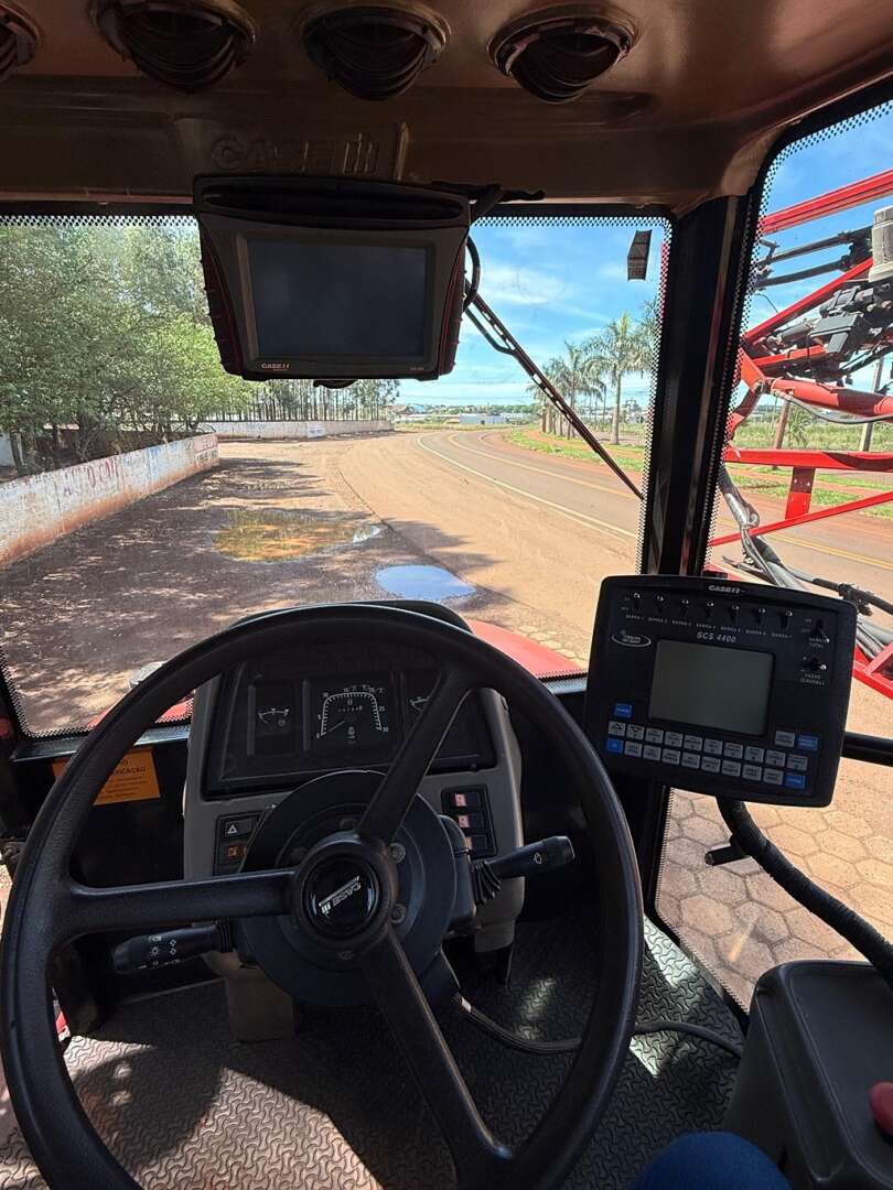 PULVERIZADOR CASE PATRIOT 350 ANO 2010 de Auto Máquinas Palotina no Paraná