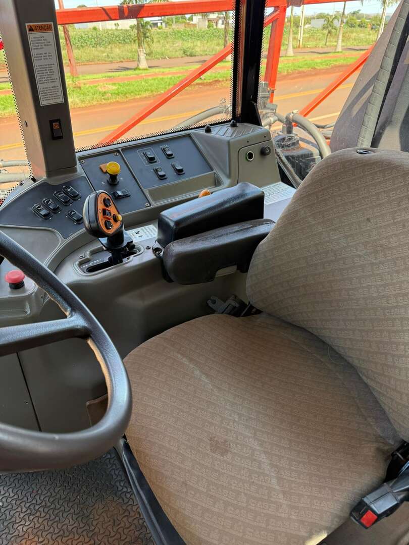 PULVERIZADOR CASE PATRIOT 350 ANO 2010 de Auto Máquinas Palotina no Paraná