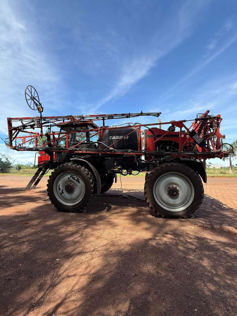 PULVERIZADOR CASE PATRIOT 350 ANO 2010 de Auto Máquinas Palotina no Paraná