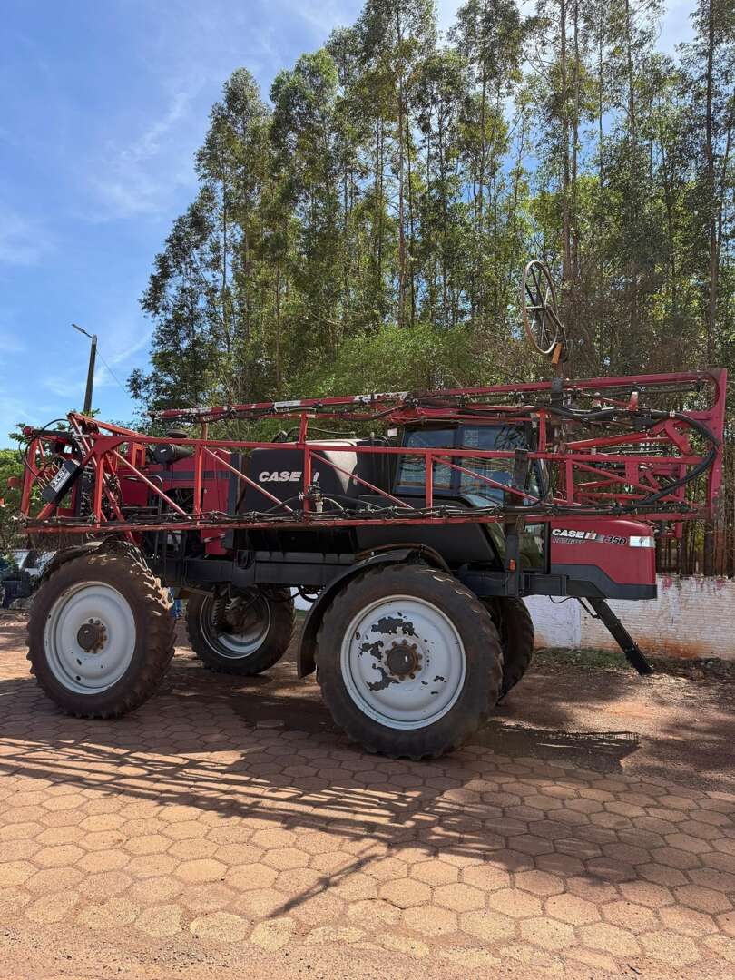 PULVERIZADOR CASE PATRIOT 350 ANO 2010 de Auto Máquinas Palotina no Paraná