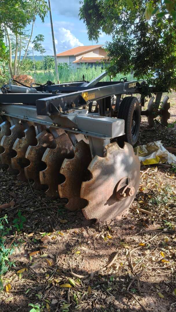 IMPLEMENTOS AGRICOLAS GRADE INTERMEDIÁRIA INTERMEDIÁRIA 18 DISCOS ANO 2021 de Auto Máquinas Palotina no Paraná