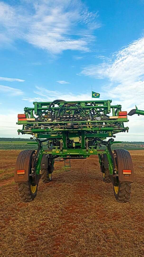 PULVERIZADOR JOHN DEERE JOHN DEERE M4025 ANO 2022 de Auto Máquinas Palotina no Paraná