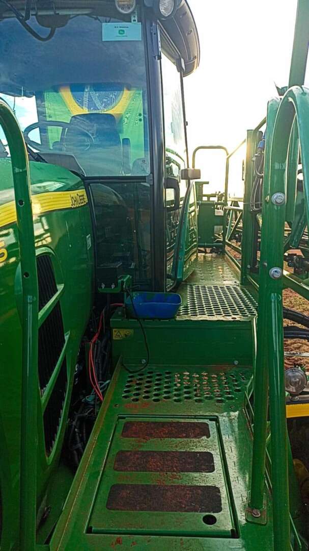 PULVERIZADOR JOHN DEERE JOHN DEERE M4025 ANO 2022 de Auto Máquinas Palotina no Paraná