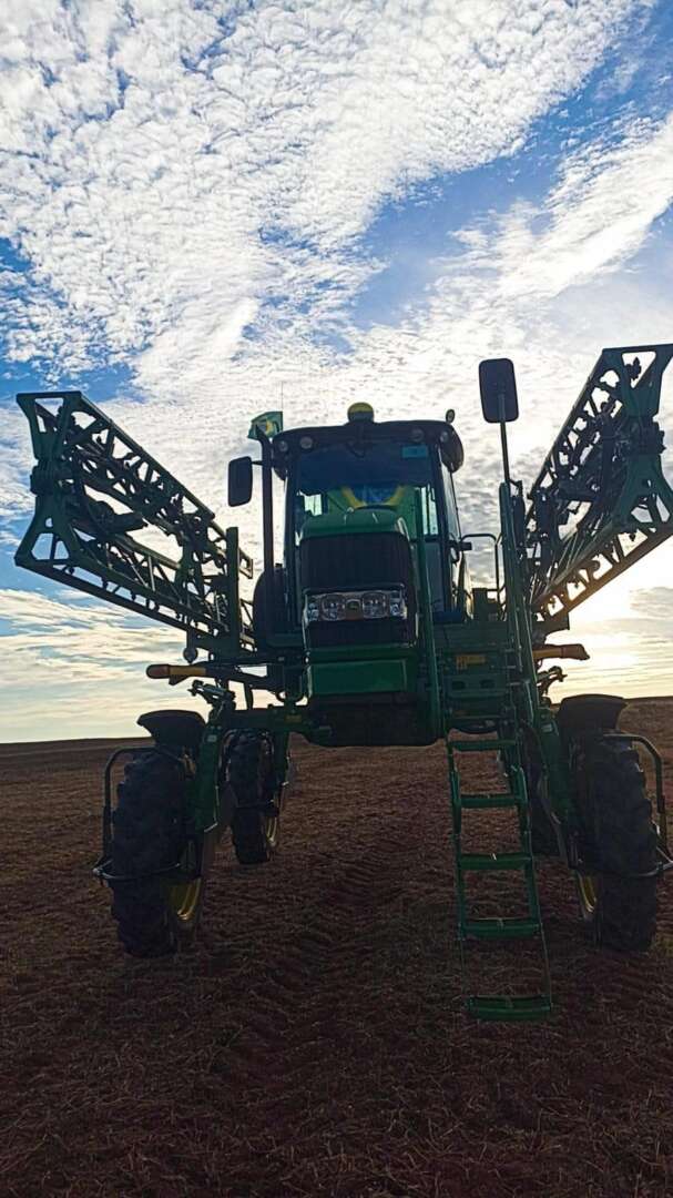 PULVERIZADOR JOHN DEERE JOHN DEERE M4025 ANO 2022 de Auto Máquinas Palotina no Paraná