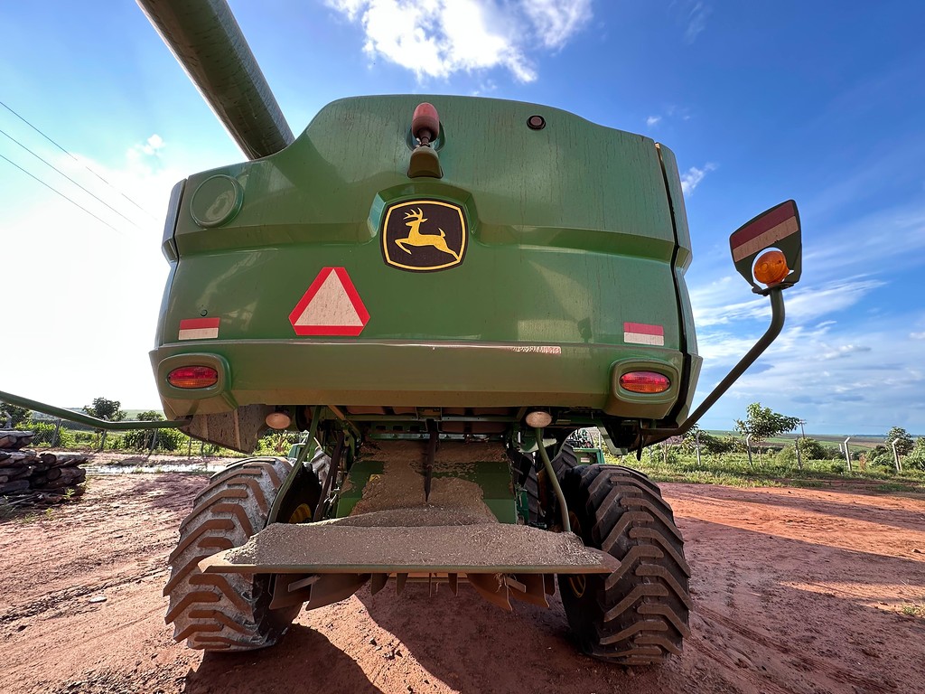 COLHEITADEIRA JONH DEERE JOHN DEERE S550 ANO 2017 de Auto Máquinas Palotina no Paraná