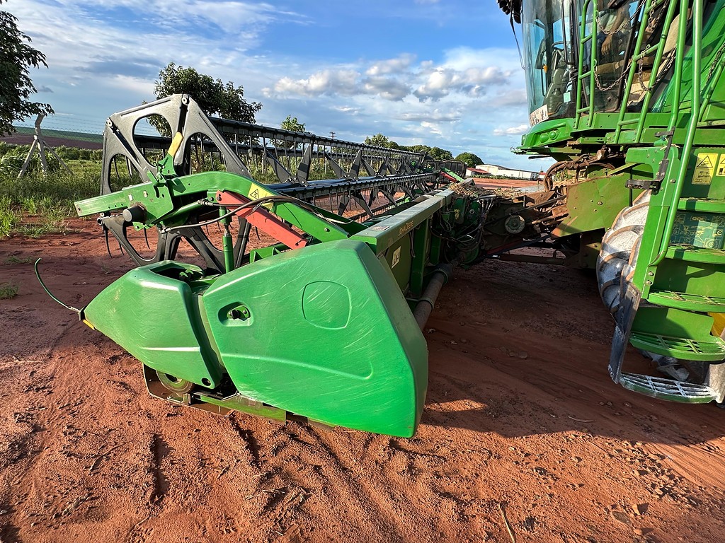 COLHEITADEIRA JONH DEERE JOHN DEERE S550 ANO 2017 de Auto Máquinas Palotina no Paraná