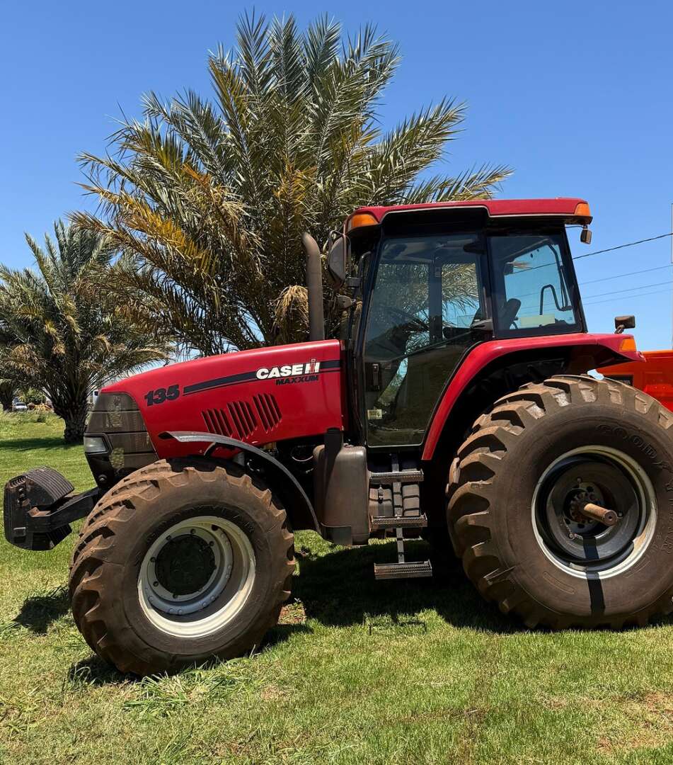TRATOR CASE MAXXUM 135 ANO 2011 de Auto Máquinas Palotina no Paraná